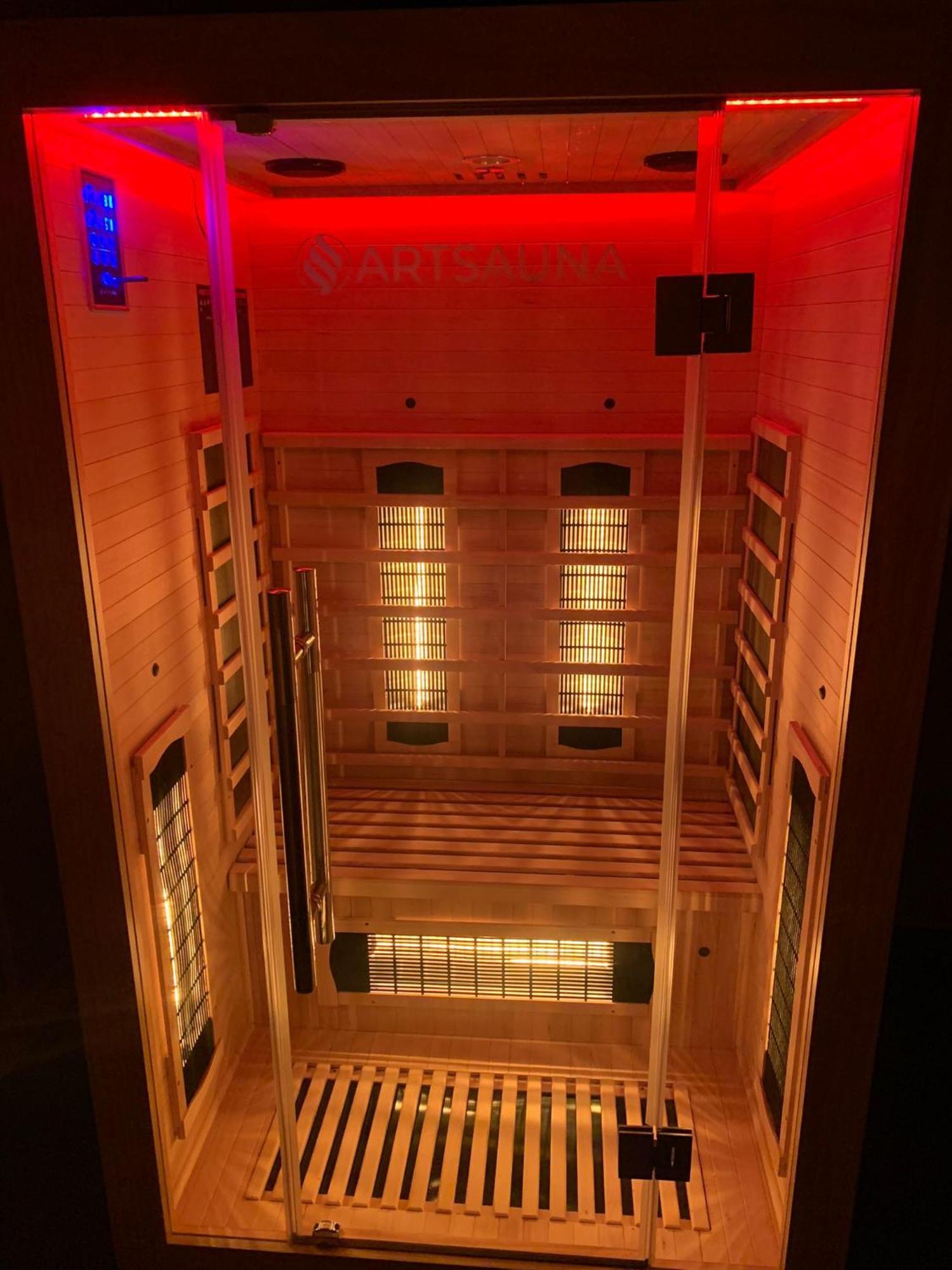 - Sauna, Balkon, Netflix, Parkplatz *