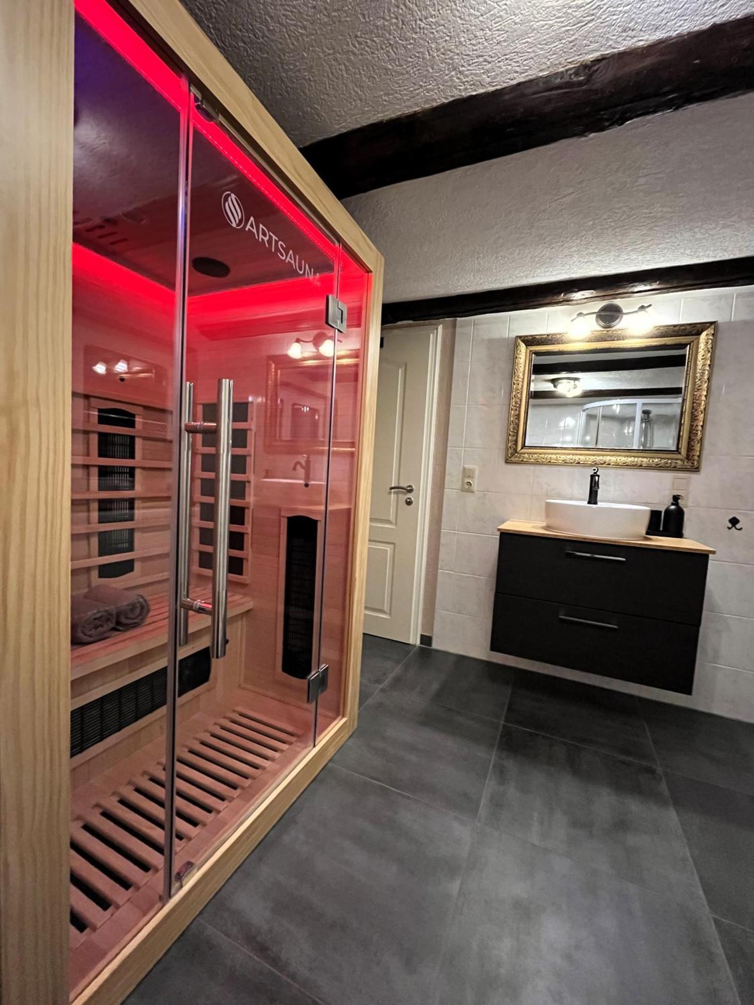 - Sauna, Balkon, Netflix, Parkplatz
